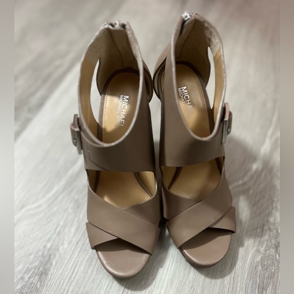 Michael Kors Elegant Tan High Heel Sandal ✨brand new ✨No box - Picture 9 of 10